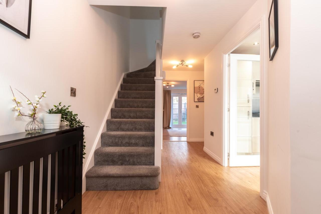 Cheerful 3 Bedroom House - Sleeps 7 Alwalton Exterior photo